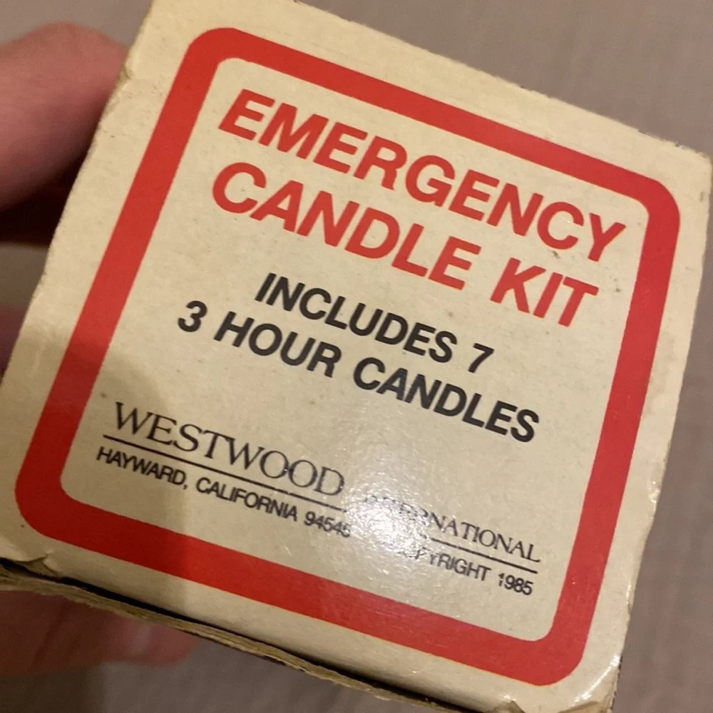 Vintyge Emergency Candle Kit Metal Container with 7 Yellow Candles. New